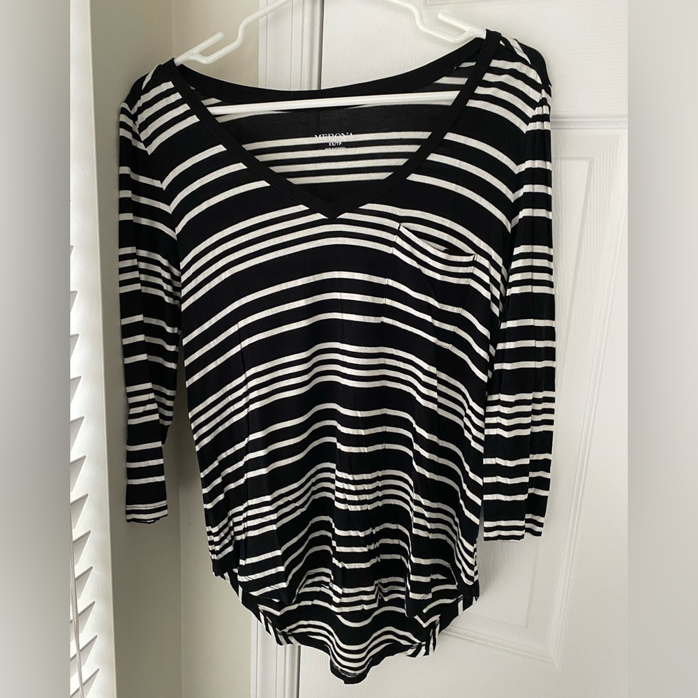 Target Merona comfy and casual too long sleeve stretchy black and white stripe